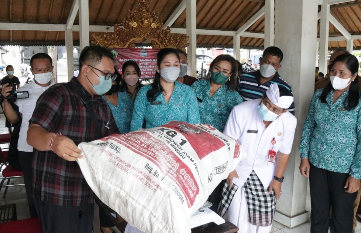 podiumnews.com-Launching Bank Sampah, Ny Rai Wahyuni: Sampah Bisa Menjadi Berkah